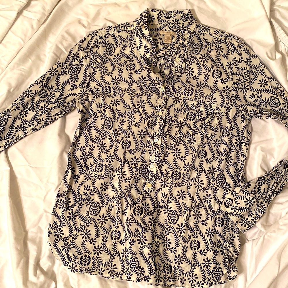 White and navy J. Crew breezy popover top